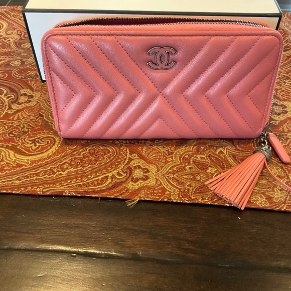 🔥 RARE! CHANEL• Chevron Stitched Tassel Charm Zip Wallet- one of a kind! - Picture 1 of 16